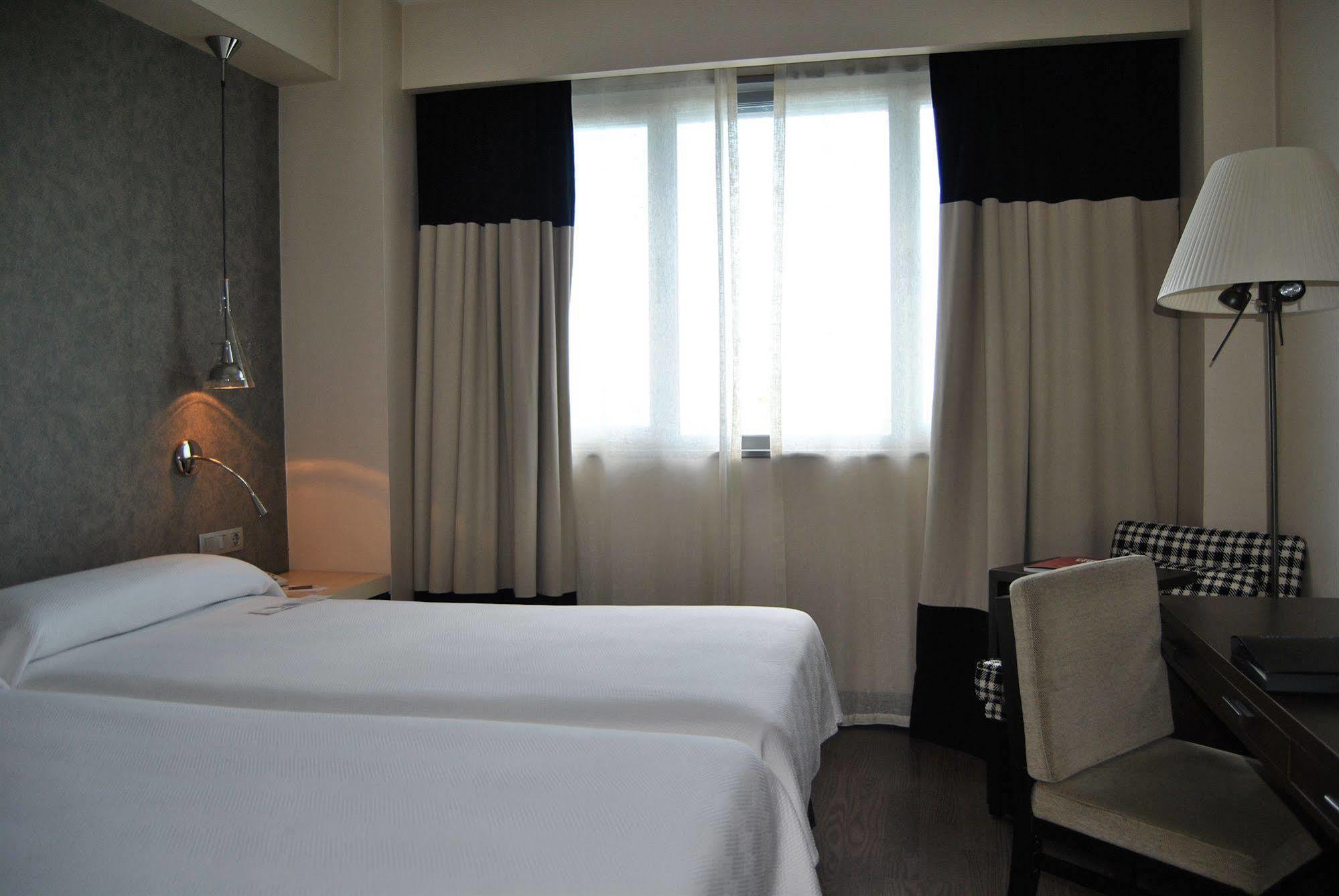 Nh Alcorcon Hotel Kültér fotó
